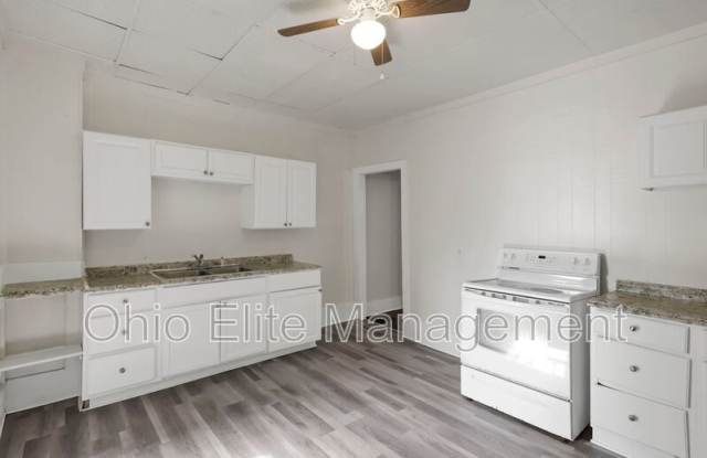 2709 Sullivant Ave photos photos