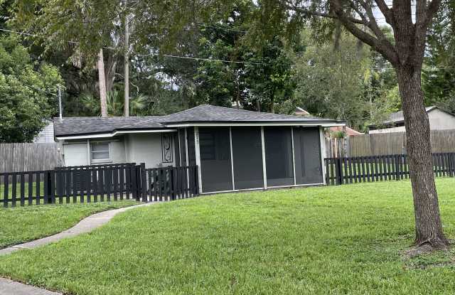 215 Adelaide Boulevard photos photos