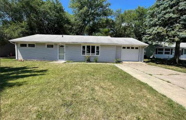 3BR Home Close to Campus with Washer/Dryer Provided, Back Deck, & Attached 1-Car Garage - No Application Fee! Gallery 1
