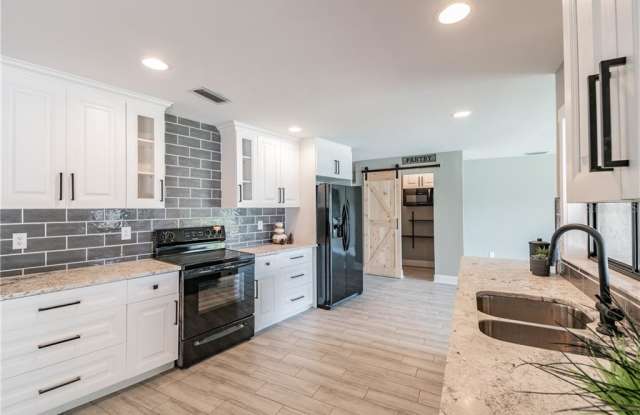 11717 ROLLING OAKS LANE Gallery 4