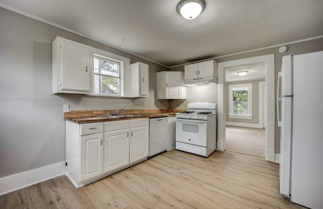 Freshly Updated 2 Bedroom House photos photos Freshly Updated 2 Bedroom House photos photos