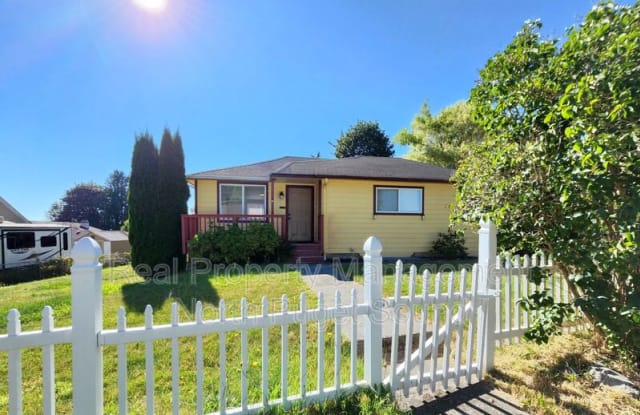 10914 Willow Road - 10914 Willow Road, Lake Stevens, WA 98258