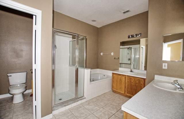 Eastwood Home - Gated neighborhood Gallery 3