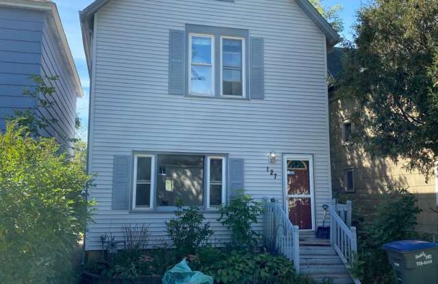 AVAILABLE April! - 4 Bed, 2 Bath Bright  Spacious Home photos photos