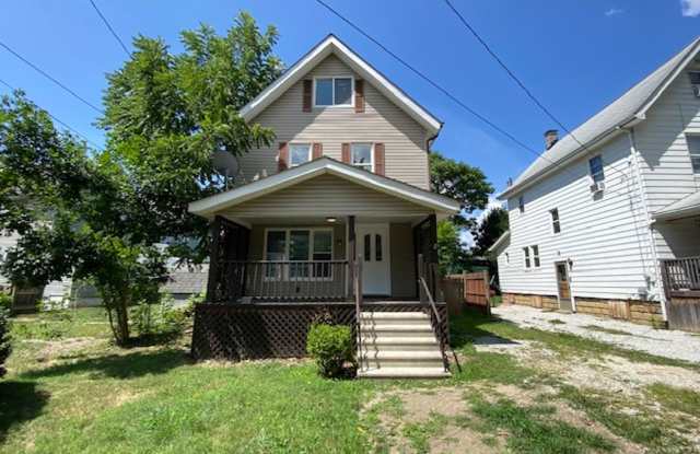 1410 Bellows St photos photos