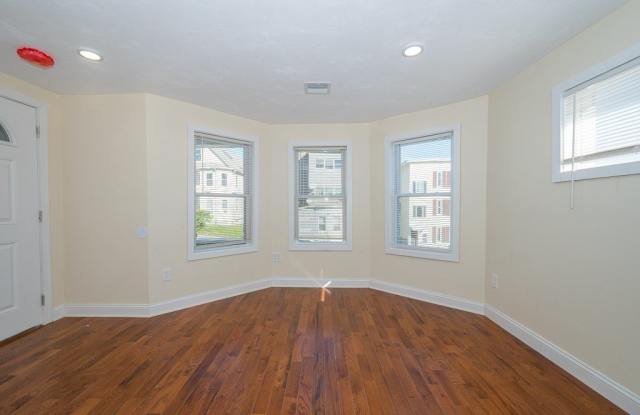 13 Seward St Gallery 3