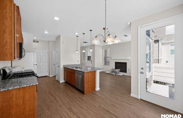 Charming 2BR Condo in Aurora photos photos