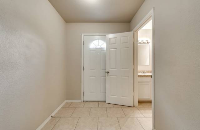 1250 Nancy Lane Gallery 3