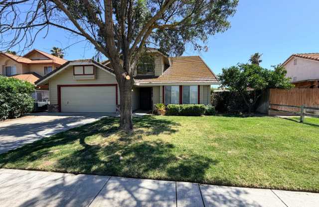 1311 Saint Francis Dr. Los Banos: 4 Bedrooms, 3 Baths, Built-in Pool, New Interior Paint and Flooring, photos photos