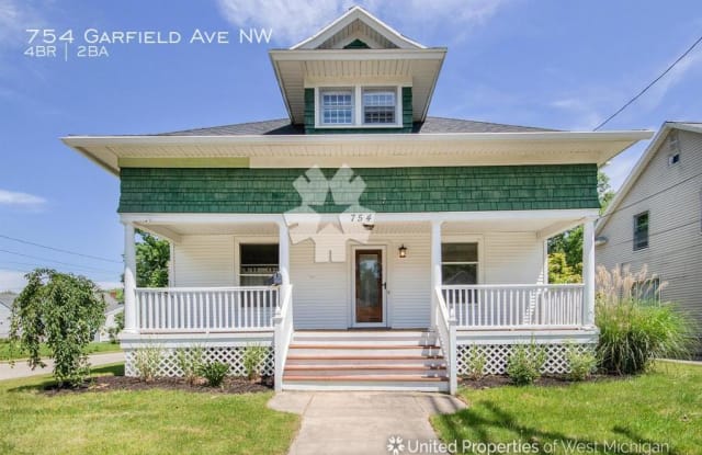 754 Garfield Ave NW - 754 Garfield Avenue Northwest, Grand Rapids, MI 49504