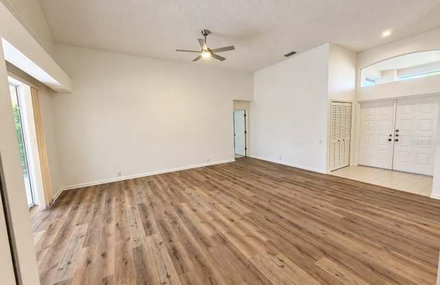 4871 WINTERHAVEN Drive Gallery 3
