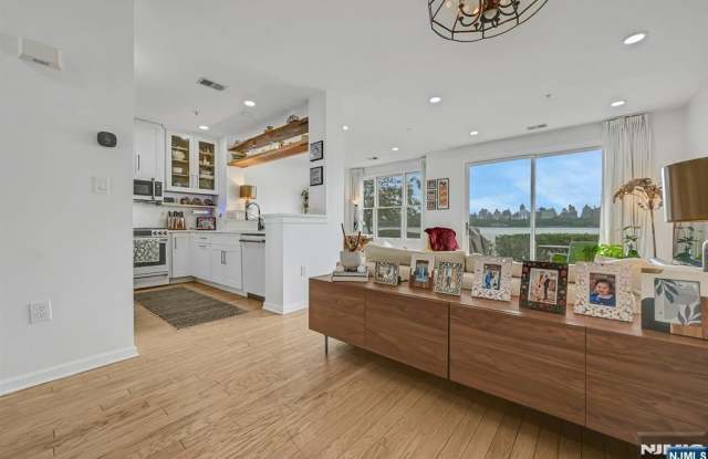 20 Lydia Drive Gallery 4