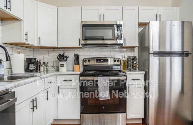 2518 Woolworth Avenue Gallery 3