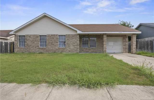 2004 Fullerton Avenue photos photos