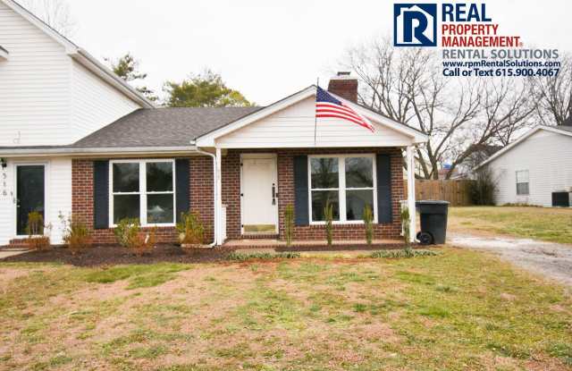 Adorable, updated 2 bd 2 ba duplex! Washer/dryer included and large fenced in back yard! photos photos