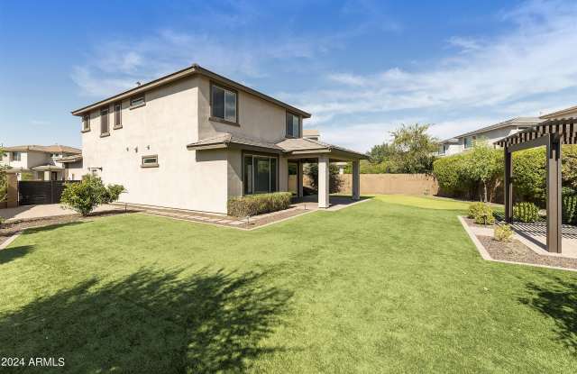 2860 E RIANE Road Gallery 4