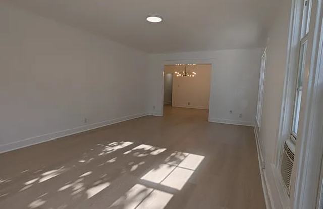1262 S Plymouth Blvd Apt 14 Gallery 2