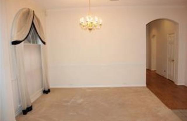 2104 Post Oak Court Gallery 4