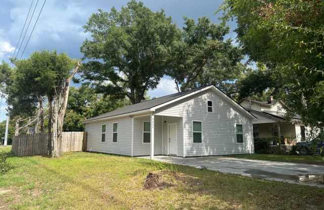 2635 South Allen Drive Gallery 2