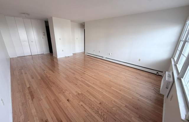 274 Hooker Avenue Gallery 1