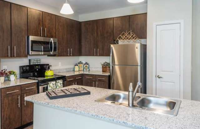 15746 Walden Rd, #129 Gallery 4