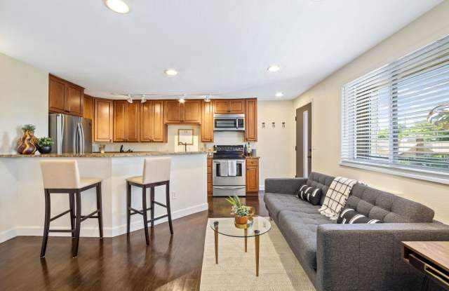 Incredible 2 bedroom 1 bath Condo in West Washington Park Neighborhood photos photos