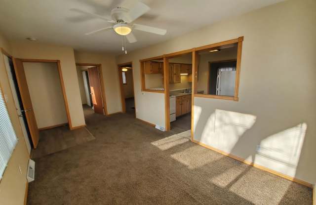 2 bedroom, 1 bathroom home - 2024 East 21st Street, Des Moines, IA 50317