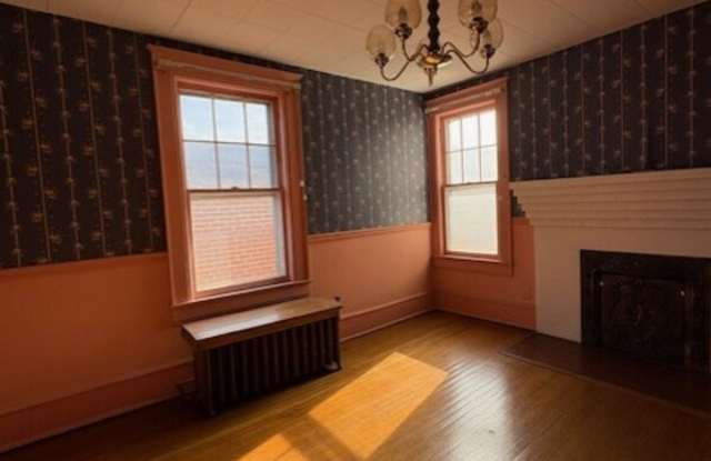 1701 Jefferson Street - 2 photos photos