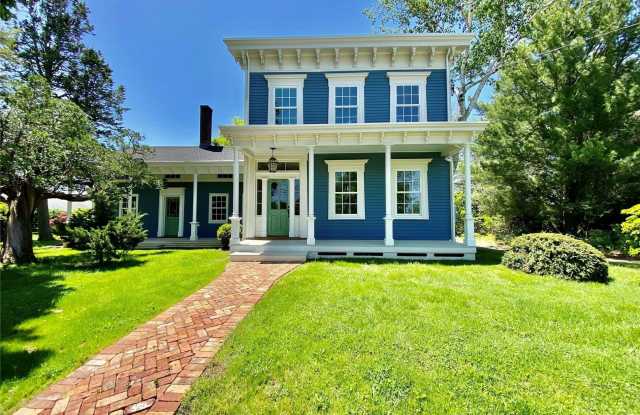 1685 Peconic Lane photos photos