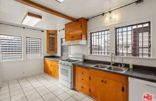 715 North Harper Avenue photos photos