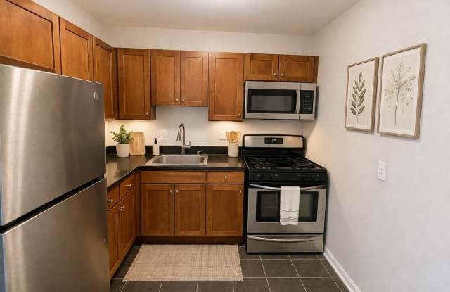 2026 Move-In Special – $500 LEASE SIGNING BONUS!! Spacious 2BR Condo Near Naylor Rd Metro – Washer/Dryer + Reserved Parking!! photos photos
