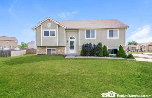 19301 Aster Court - 19301 Aster Court, Smithville, MO 64089