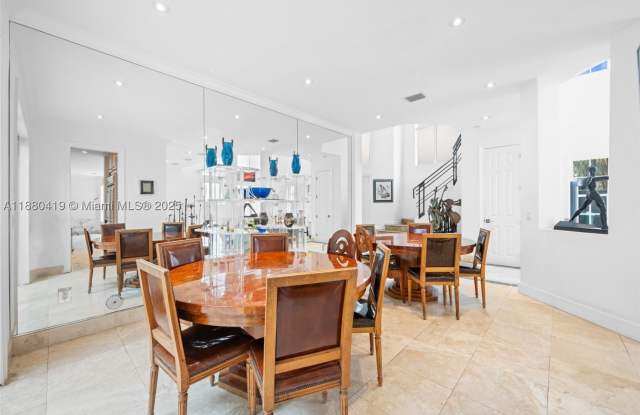 19460 39th Ct Gallery 2
