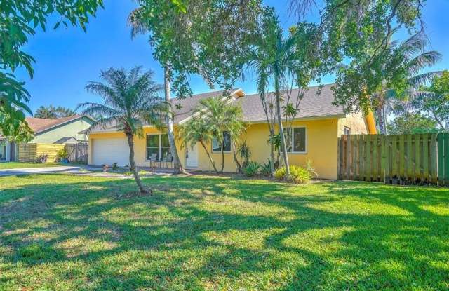 1386 Fulmar Dr photos photos