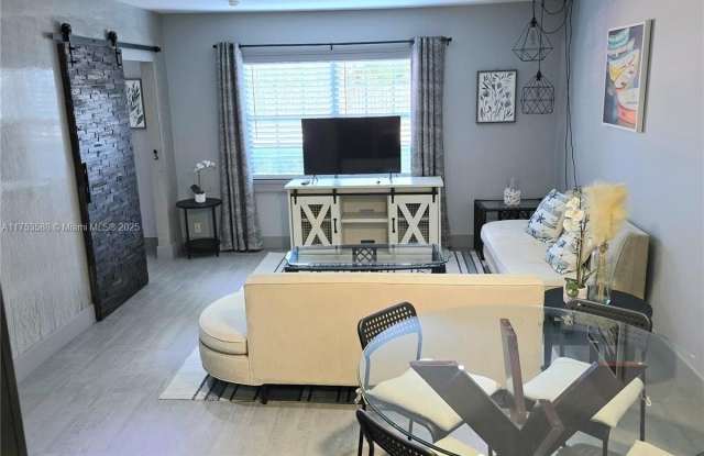 1560 Mckinley St photos photos
