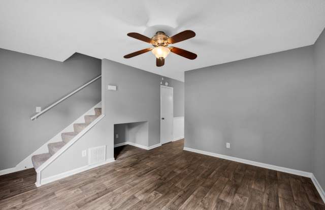 **$1195.00 AUGUST SPECIAL!!!***  Oak Ridge  Duplexes/Townhomes, White Oak Lane Kannapolis | 2br 1.5ba | 1245.00 **$1195.00 AUGUST SPECIAL!!!*** Gallery 2