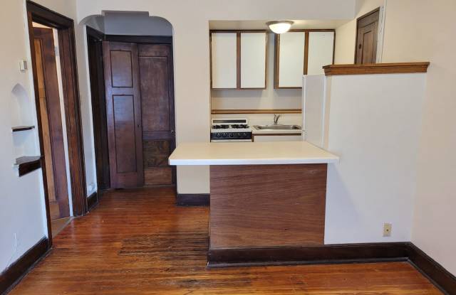 1521 N. Franklin Place photos photos