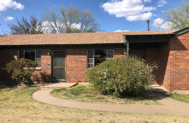 Paramount Duplex 2 Bedroom, 1 Full Bathroom, Owner Pays Water, W/D Hook Ups photos photos