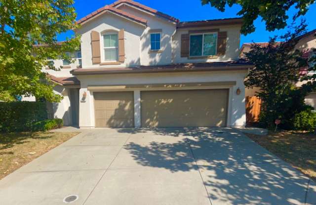 LEASE TODAY ! Available 5 bedroom! GREAT LOCATION! photos photos