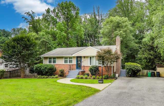 Perfect on Parkway --- Gorgeous, Fully Updated, 3 + Den/office, 3 Full Bath Rancher in West Laurel. photos photos