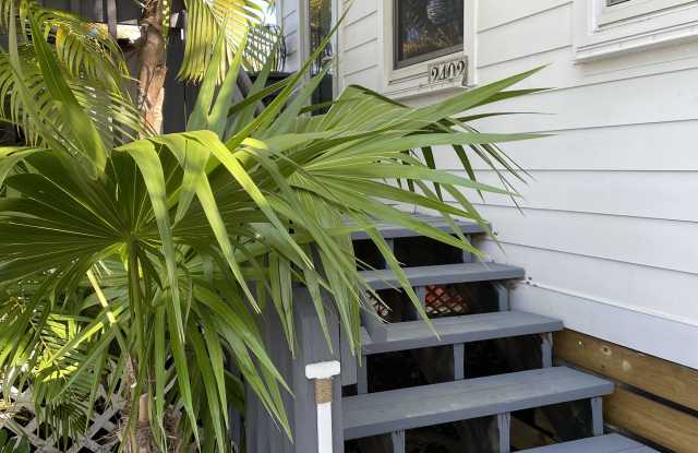 2402 Flagler Ave photos photos