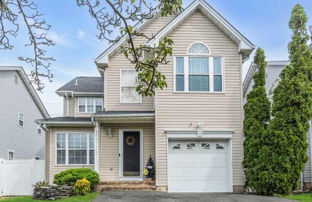 Welcome to 77 Scarlet Drive in Parlin photos photos