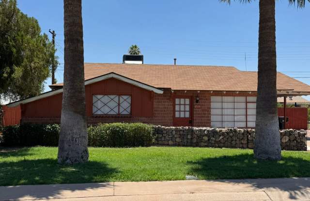 NICE UPDATED 2BED 1BATH HOME LOCATED NEAR THOMAS/GRANITE REEF photos photos