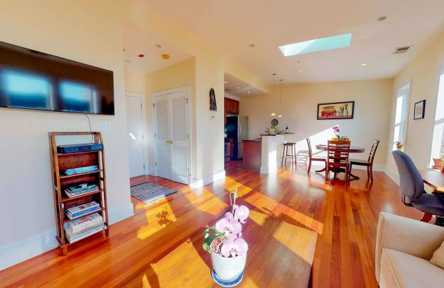 Top Floor Columbia Heights photos photos