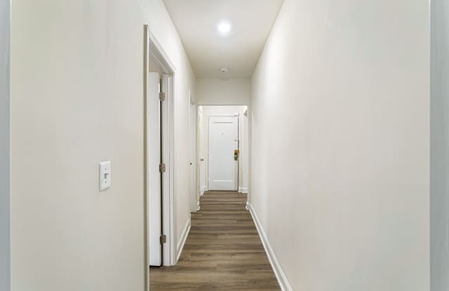 Somerset & Sheridan Apartment Homes Gallery 3