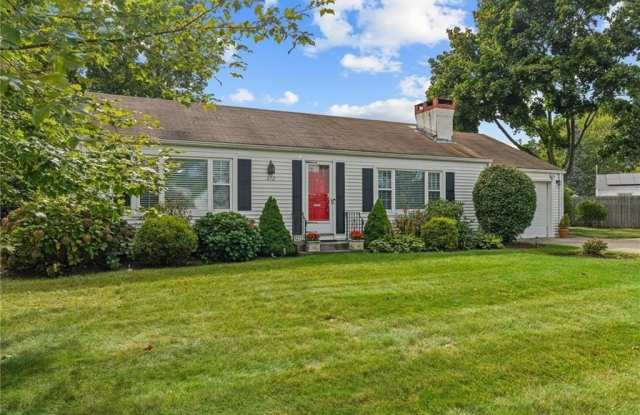 372 manor Drive - 372 Manor Drive, Warwick, RI 02888 372 manor Drive - 372 Manor Drive, Warwick, RI 02888