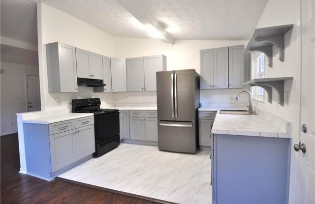 2351 Pinewood Drive Gallery 4