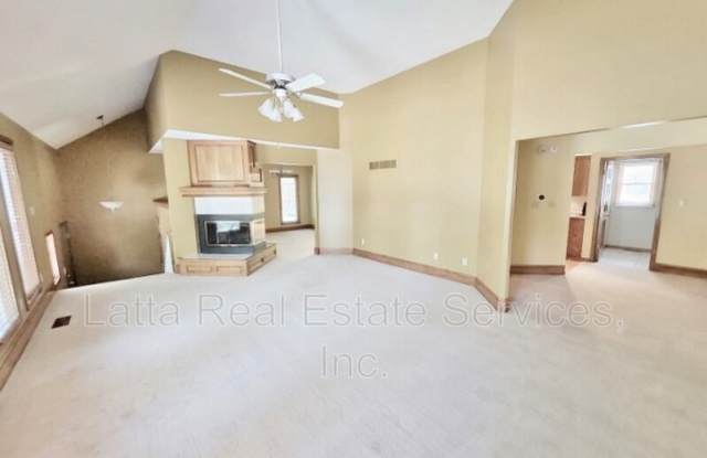 321 NE Landings Dr Gallery 4