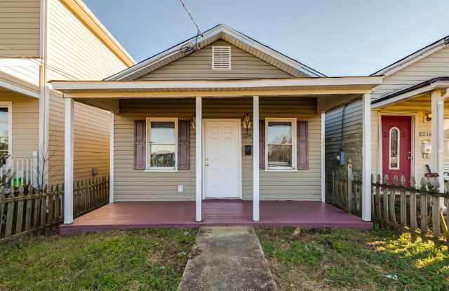 Cozy Three Bedroom Cottage in Manchester! photos photos