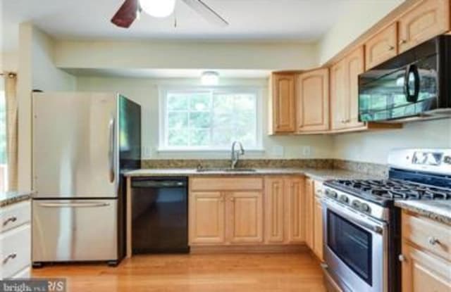 3218 TAYLOE COURT - 3218 Tayloe Court, Franklin Farm, VA 20171